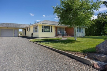Sheller, Sunnyside, Washington 98944, 3 Bedrooms Bedrooms, ,2 BathroomsBathrooms,For Sale,Sheller,284659