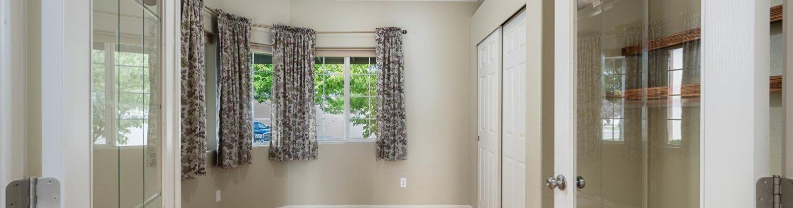 Iris St, West Richland, Washington 99353, 4 Bedrooms Bedrooms, ,2 BathroomsBathrooms,For Sale,Iris St,284735