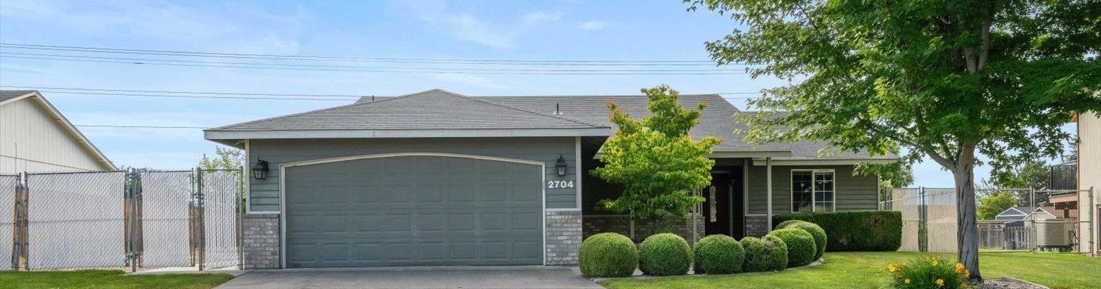Iris St, West Richland, Washington 99353, 4 Bedrooms Bedrooms, ,2 BathroomsBathrooms,For Sale,Iris St,284735