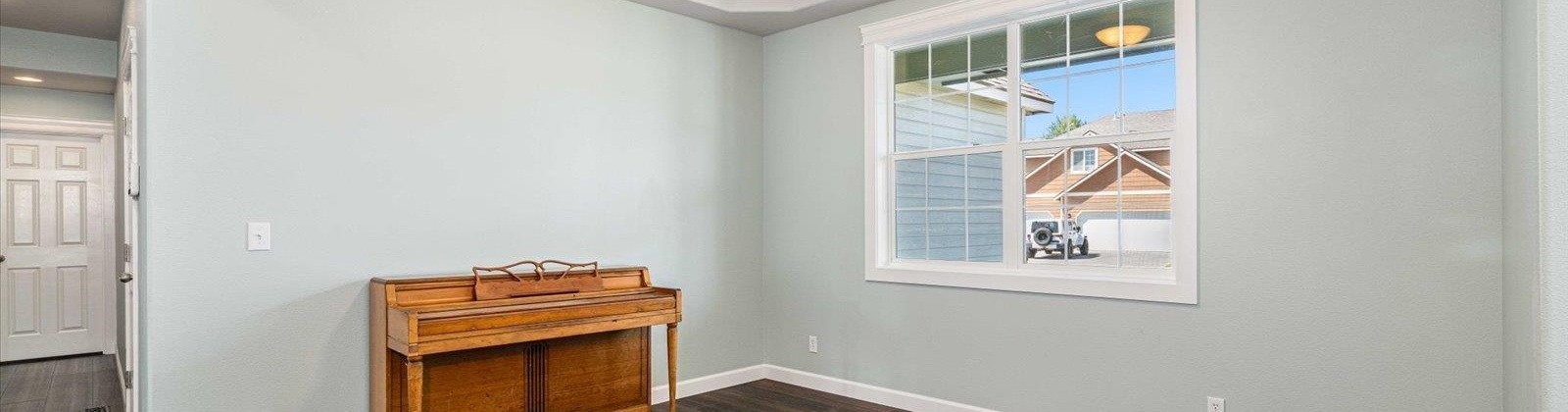 5th Avenue, Kennewick, Washington 99336, 5 Bedrooms Bedrooms, ,3 BathroomsBathrooms,For Sale,5th Avenue,284798