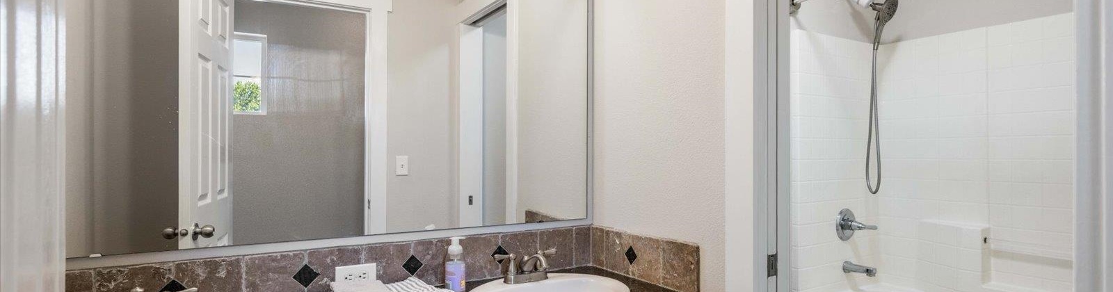 5th Avenue, Kennewick, Washington 99336, 5 Bedrooms Bedrooms, ,3 BathroomsBathrooms,For Sale,5th Avenue,284798