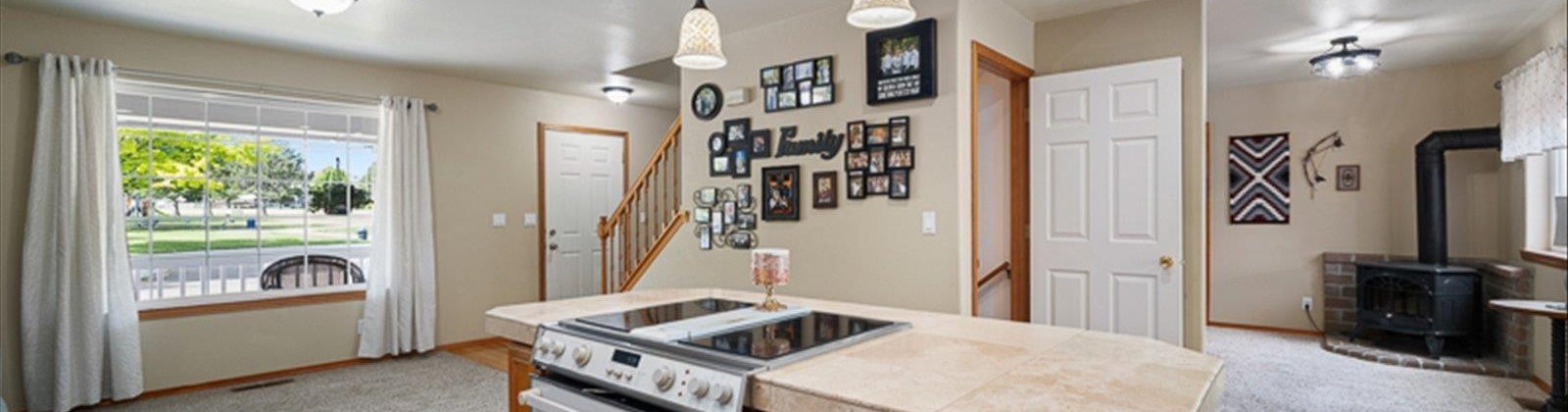 31st Avenue, Kennewick, Washington 99337, 4 Bedrooms Bedrooms, ,4 BathroomsBathrooms,Site Built-owned Lot,For Sale,31st Avenue,284784