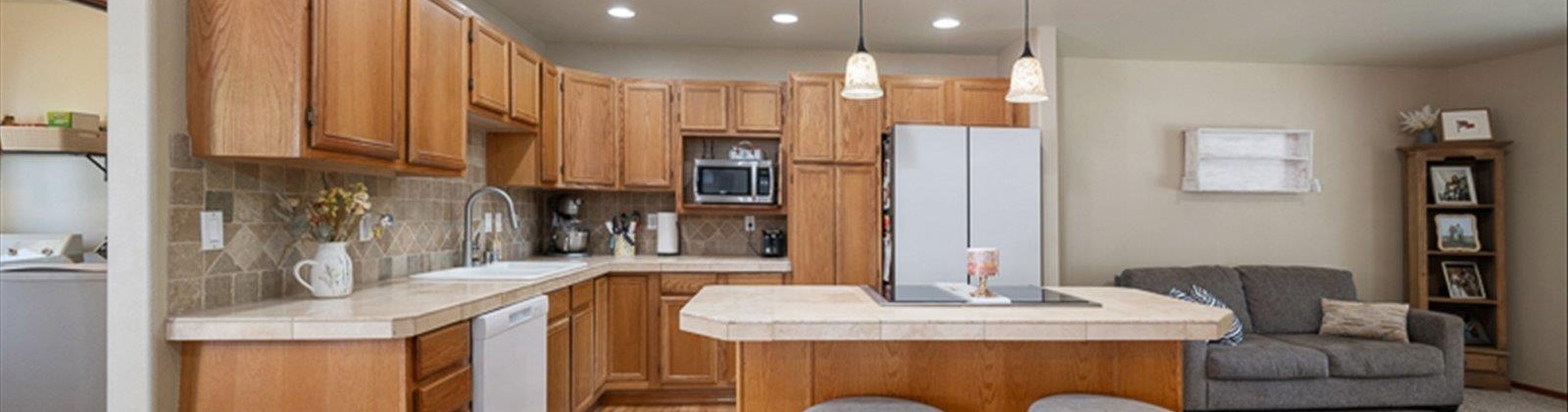 31st Avenue, Kennewick, Washington 99337, 4 Bedrooms Bedrooms, ,4 BathroomsBathrooms,Site Built-owned Lot,For Sale,31st Avenue,284784