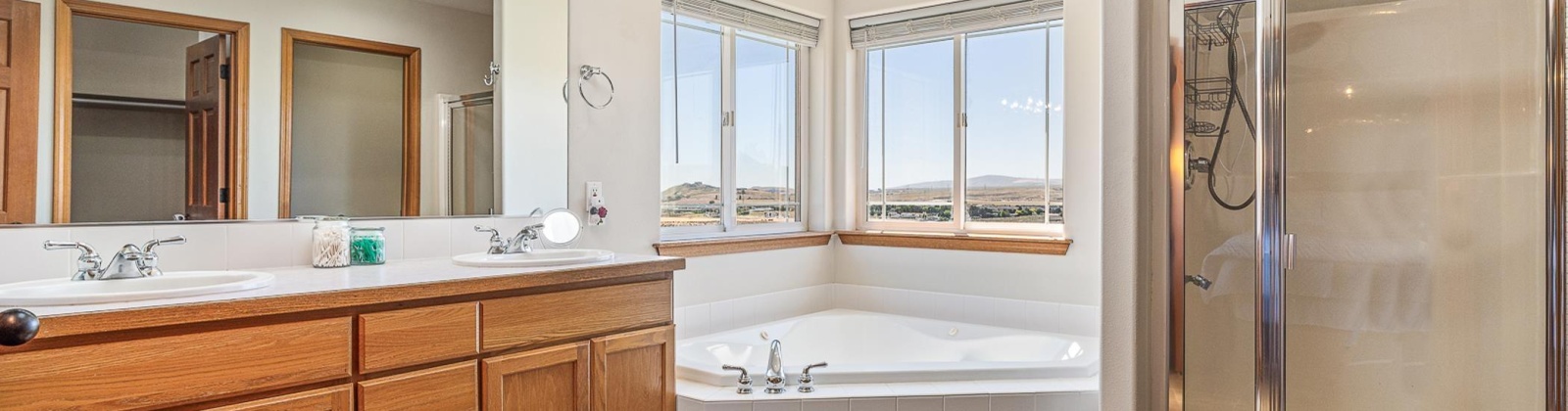 Kyle Rd, Kennewick, Washington 99338, 5 Bedrooms Bedrooms, ,4 BathroomsBathrooms,Site Built-owned Lot,For Sale,Kyle Rd,284791