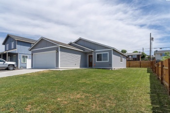 7th Avenue, Warden, Washington 98857, 3 Bedrooms Bedrooms, ,2 BathroomsBathrooms,For Sale,7th Avenue,284839