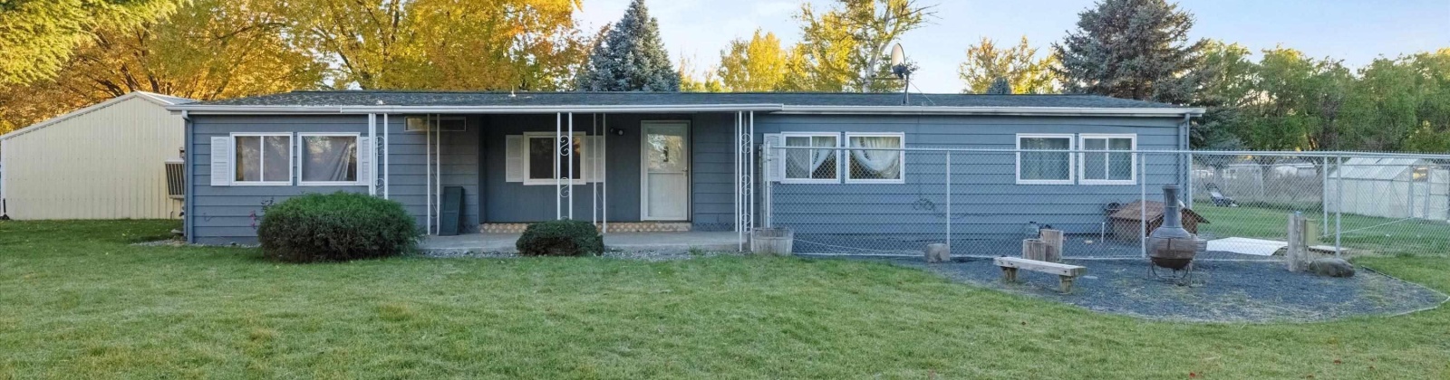 River Rd, Benton City, Washington 99320, 3 Bedrooms Bedrooms, ,2 BathroomsBathrooms,Manufactured-owned Lot,For Sale,River Rd,284859