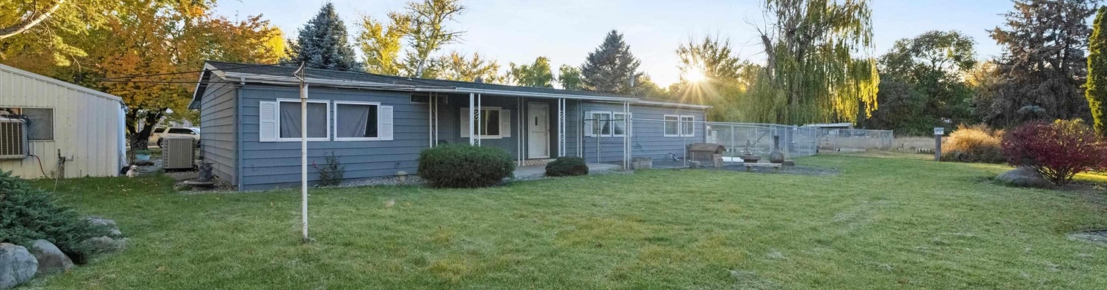 River Rd, Benton City, Washington 99320, 3 Bedrooms Bedrooms, ,2 BathroomsBathrooms,Manufactured-owned Lot,For Sale,River Rd,284859