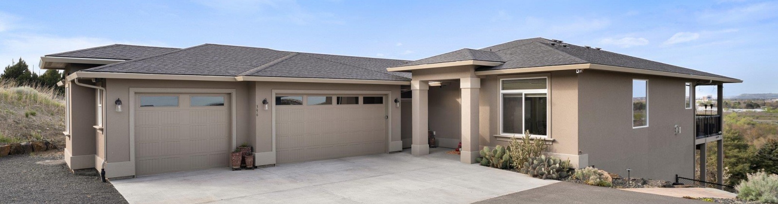 Columbia Park Trail, Richland, Washington 99352, 4 Bedrooms Bedrooms, ,3 BathroomsBathrooms,Site Built-owned Lot,For Sale,Columbia Park Trail,283342