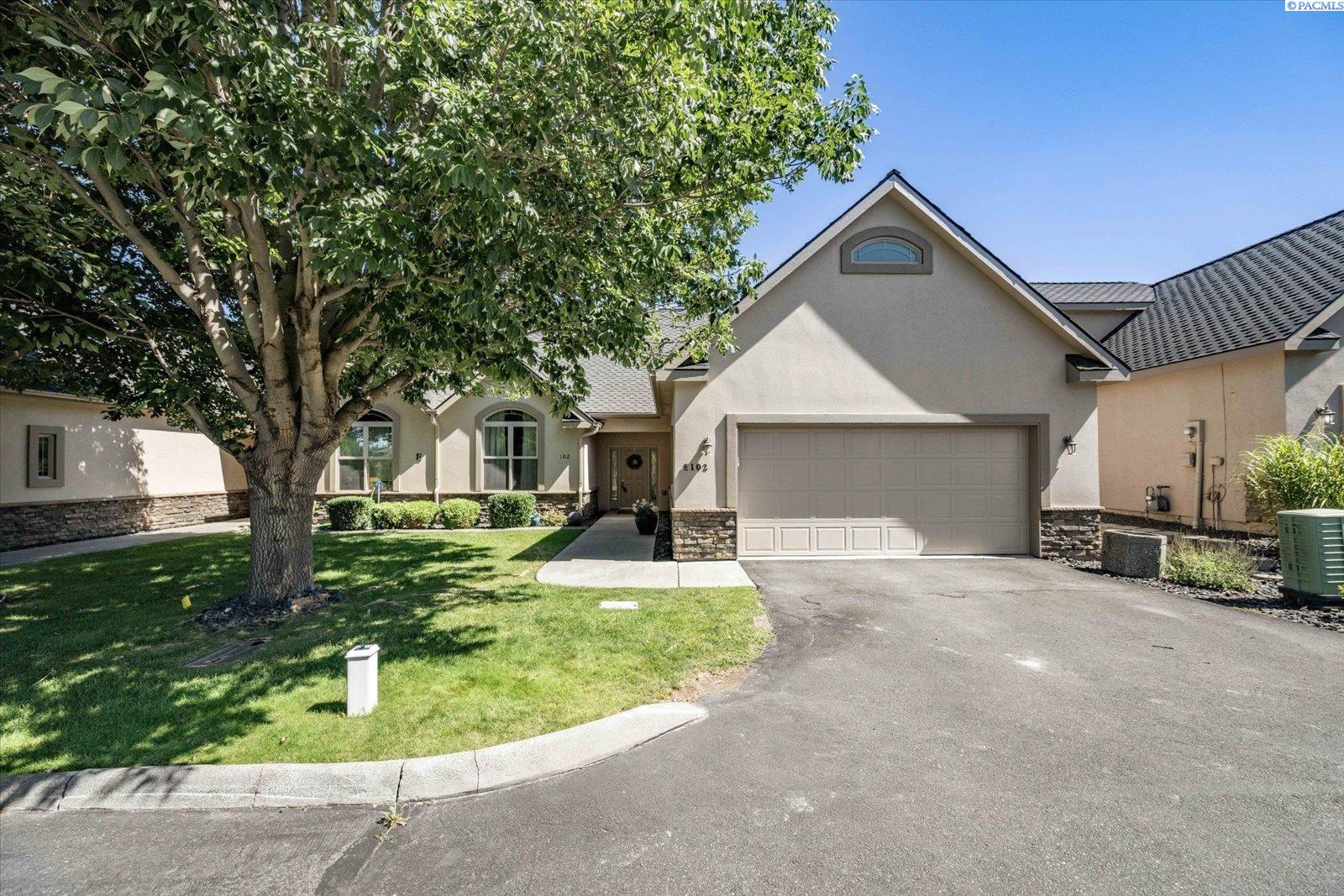 30th Ave Bldg E #102, Kennewick, Washington 99337, 2 Bedrooms Bedrooms, 0 ,2 BathroomsBathrooms,Condos/townhomes,For Sale,30th Ave Bldg E #102,0,282785