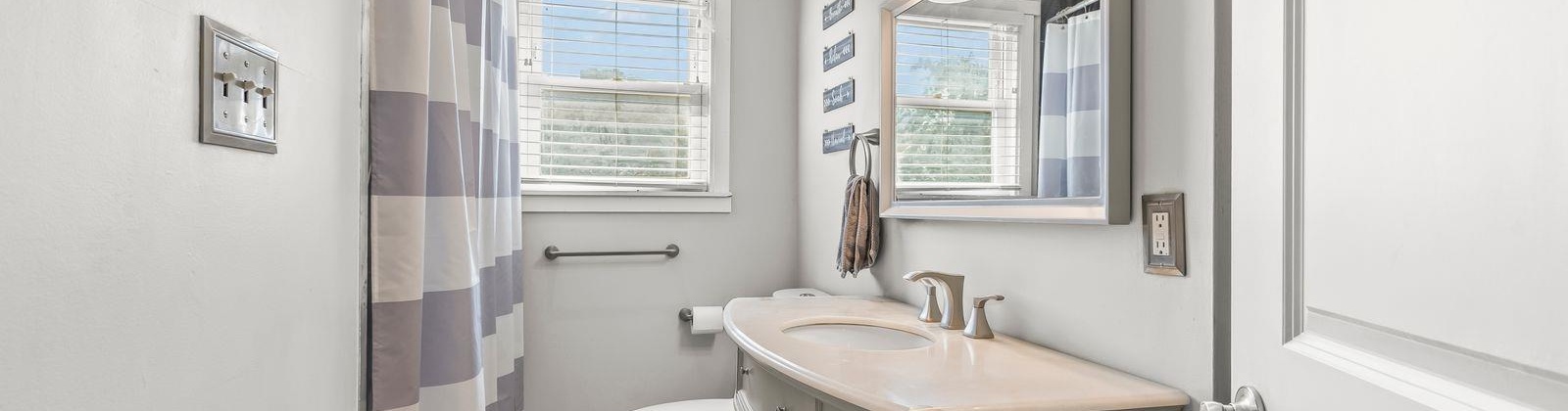 Thill Ave, Sunnyside, Washington 98944, 4 Bedrooms Bedrooms, ,3 BathroomsBathrooms,For Sale,Thill Ave,284810