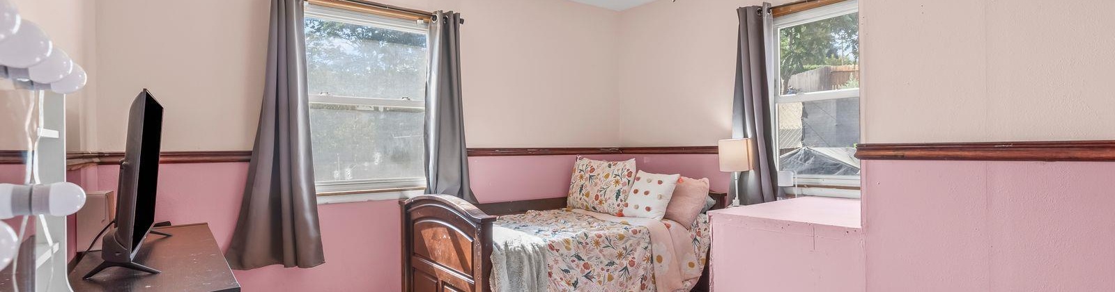 Thill Ave, Sunnyside, Washington 98944, 4 Bedrooms Bedrooms, ,3 BathroomsBathrooms,For Sale,Thill Ave,284810