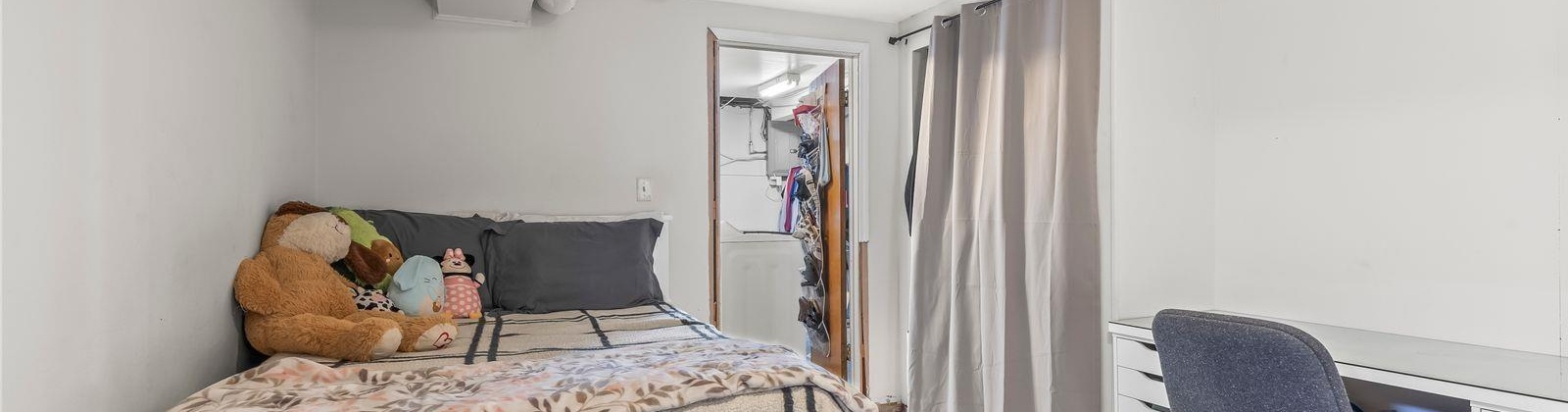 Thill Ave, Sunnyside, Washington 98944, 4 Bedrooms Bedrooms, ,3 BathroomsBathrooms,For Sale,Thill Ave,284810
