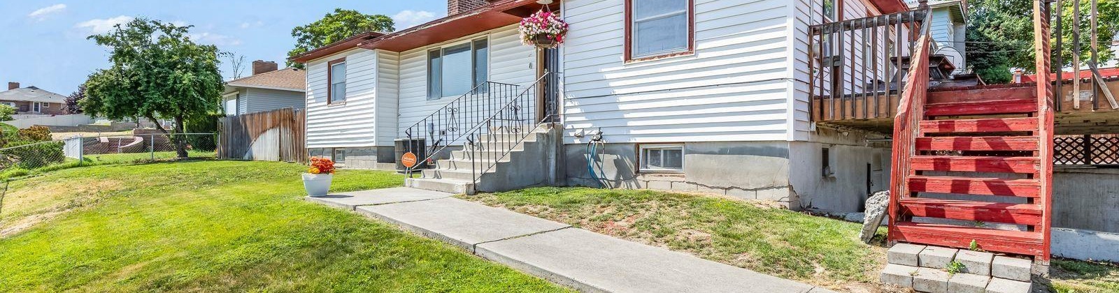Thill Ave, Sunnyside, Washington 98944, 4 Bedrooms Bedrooms, ,3 BathroomsBathrooms,For Sale,Thill Ave,284810
