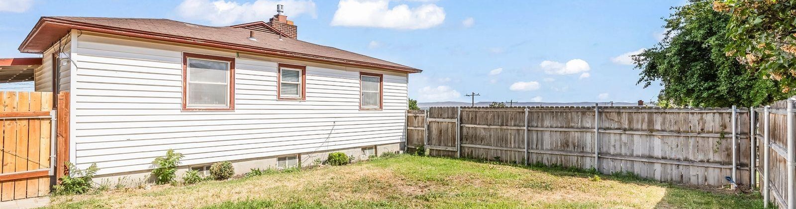Thill Ave, Sunnyside, Washington 98944, 4 Bedrooms Bedrooms, ,3 BathroomsBathrooms,For Sale,Thill Ave,284810