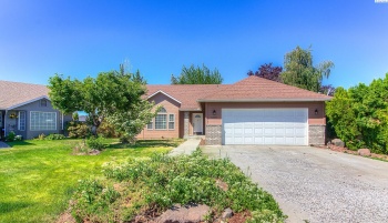 68th Avenue, Yakima, Washington 98908, 3 Bedrooms Bedrooms, ,2 BathroomsBathrooms,Site Built-owned Lot,For Sale,68th Avenue,284904
