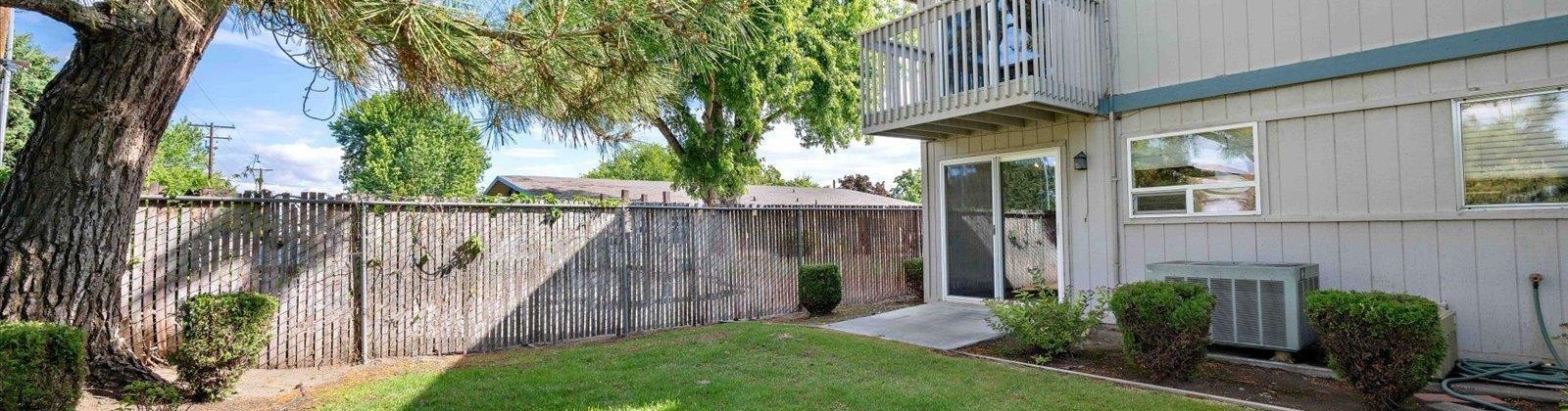 Wright Ave, Richland, Washington 99352, 2 Bedrooms Bedrooms, ,3 BathroomsBathrooms,Condos/townhomes,For Sale,Wright Ave,284326
