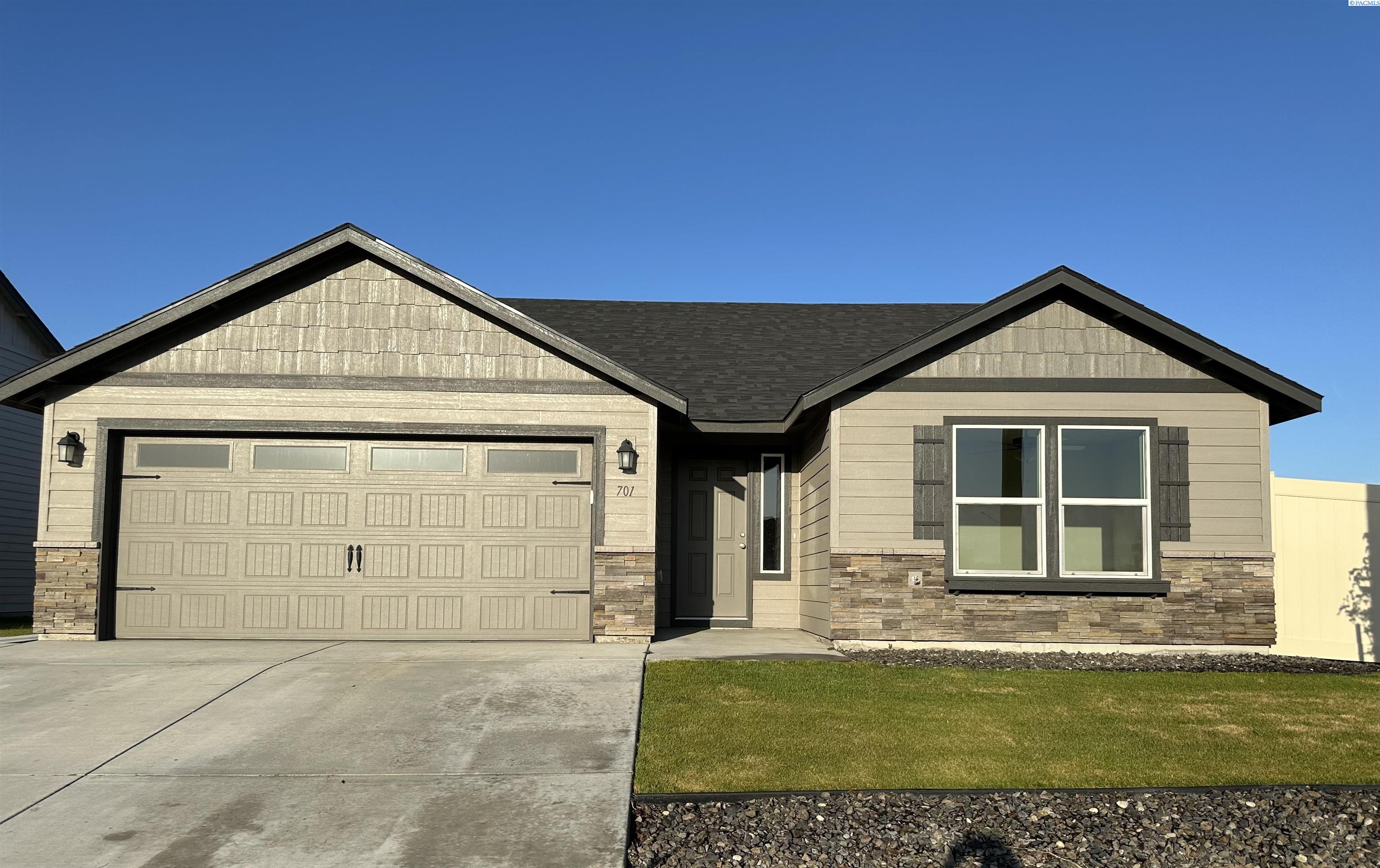 Regina Pl., Grandview, Washington 98938, 3 Bedrooms Bedrooms, 0 ,2 BathroomsBathrooms,Houses,For Sale,Regina Pl.,0,284918