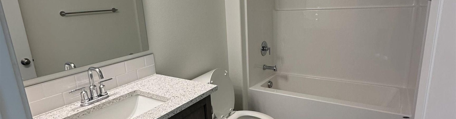 Regina Pl., Grandview, Washington 98938, 3 Bedrooms Bedrooms, ,2 BathroomsBathrooms,Site Built-owned Lot,For Sale,Regina Pl.,284918