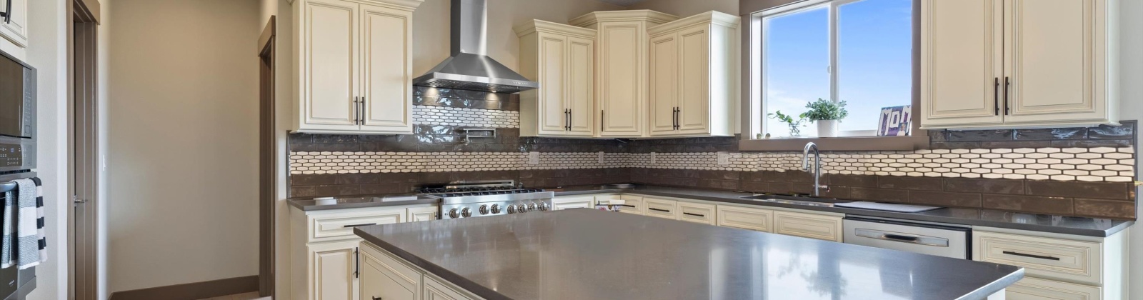 Bing St, West Richland, Washington 99353, 4 Bedrooms Bedrooms, ,4 BathroomsBathrooms,Site Built-owned Lot,For Sale,Bing St,284948