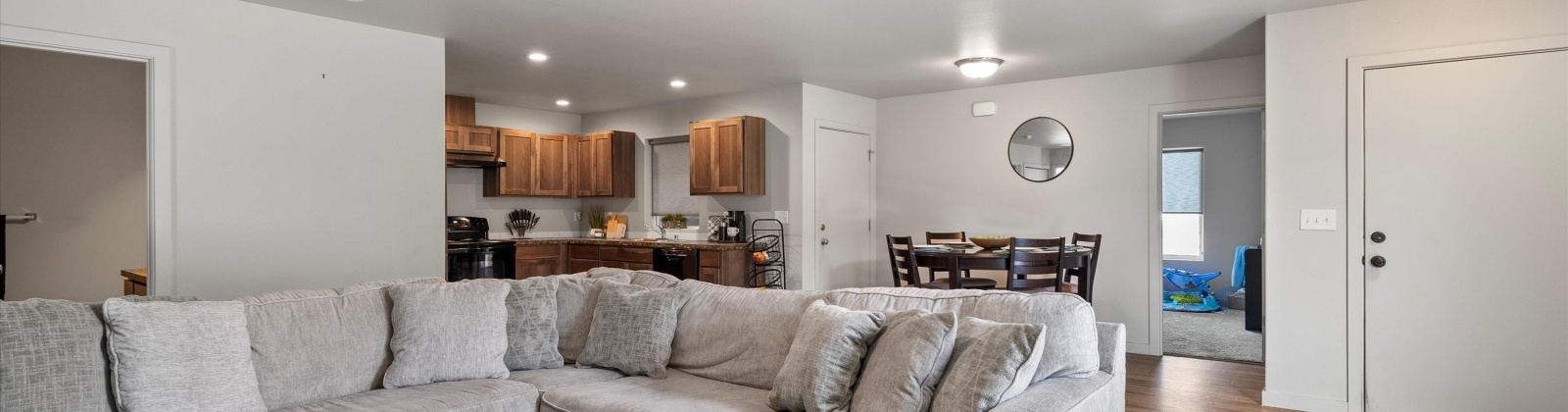 Whitefish Ln, Pasco, Washington 99301, 3 Bedrooms Bedrooms, ,2 BathroomsBathrooms,Town House,For Sale,Whitefish Ln,284946