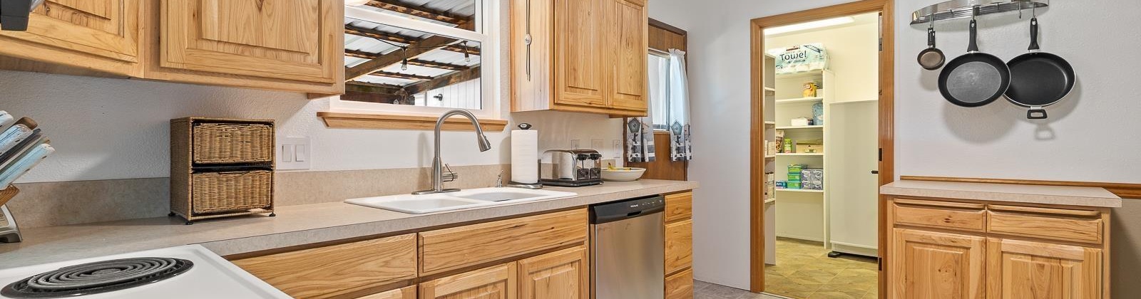 Ruby, Pasco, Washington 99301, 3 Bedrooms Bedrooms, ,2 BathroomsBathrooms,Site Built-owned Lot,For Sale,Ruby,284986