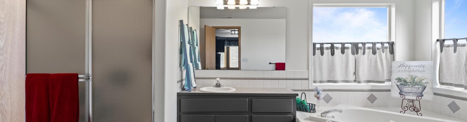 Dayton Ct., Kennewick, Washington 99337-5250, 4 Bedrooms Bedrooms, ,3 BathroomsBathrooms,For Sale,Dayton Ct.,284971