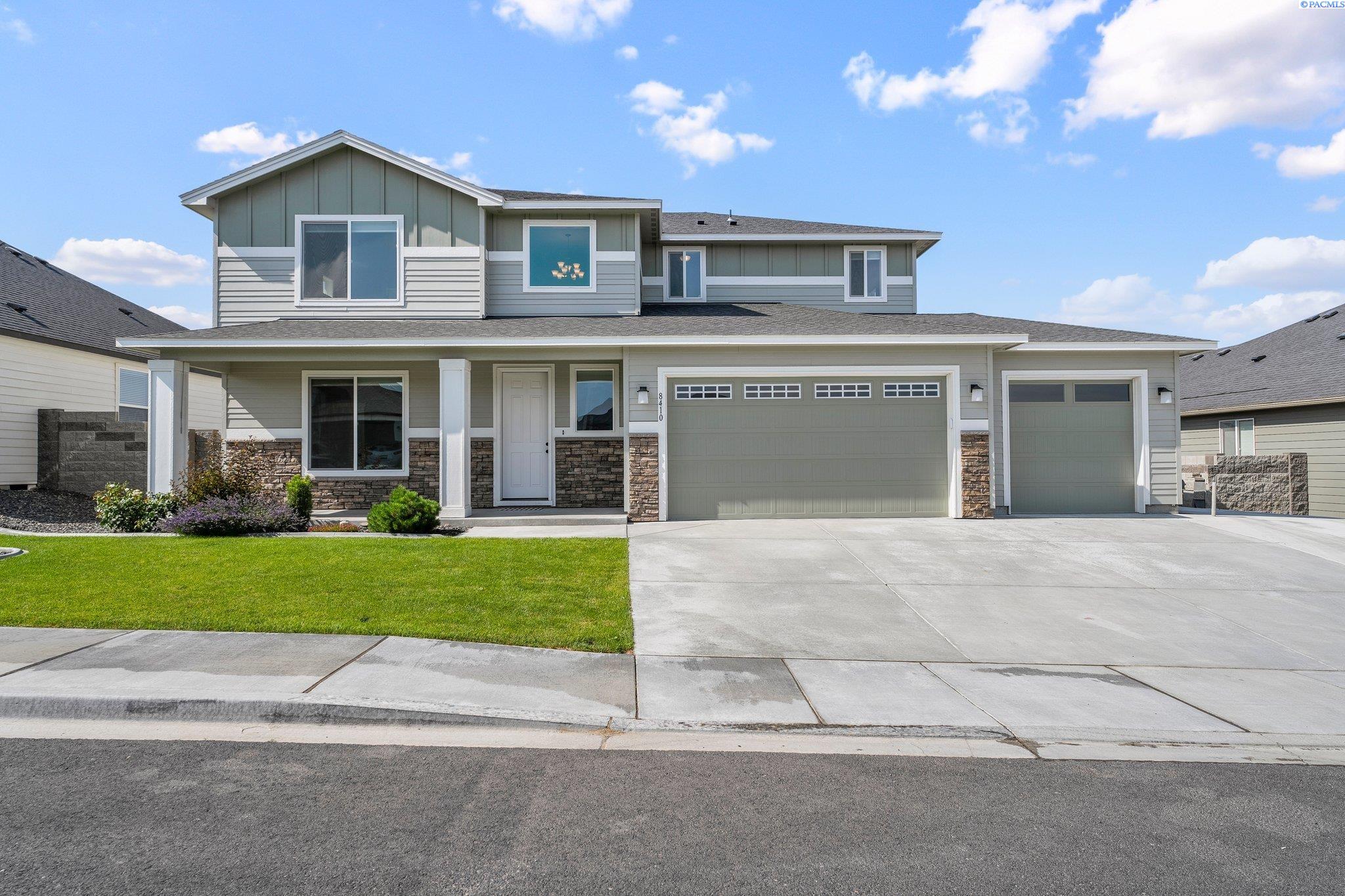 Lennox St., West Richland, Washington 99353, 5 Bedrooms Bedrooms, 0 ,3 BathroomsBathrooms,Houses,For Sale,Lennox St.,0,284979