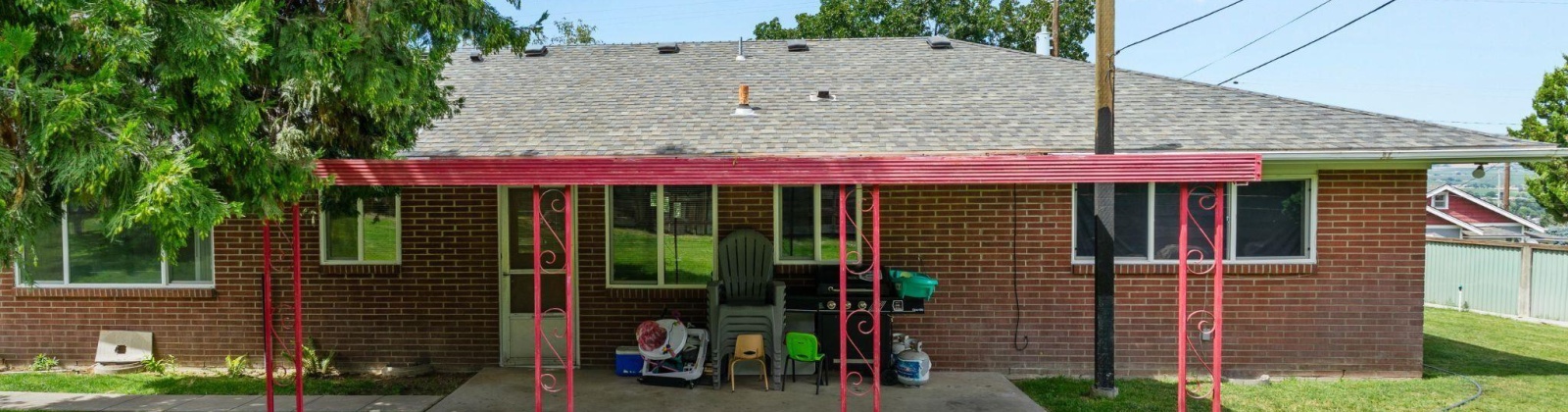 Grandview Avenue, Sunnyside, Washington 98944, 3 Bedrooms Bedrooms, ,2 BathroomsBathrooms,For Sale,Grandview Avenue,281247