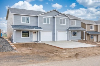 5th St., Connell, Washington 99326, 3 Bedrooms Bedrooms, ,3 BathroomsBathrooms,Town House,For Sale,5th St.,285004