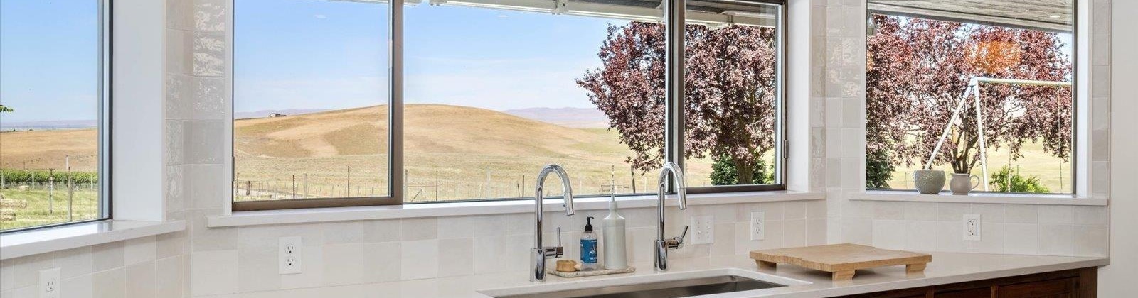 Olsen Road, Grandview, Washington 98930, 4 Bedrooms Bedrooms, ,5 BathroomsBathrooms,For Sale,Olsen Road,284996
