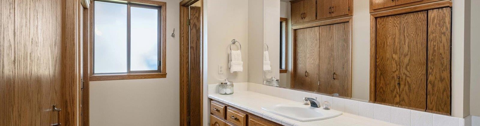 Olsen Road, Grandview, Washington 98930, 4 Bedrooms Bedrooms, ,5 BathroomsBathrooms,For Sale,Olsen Road,284996