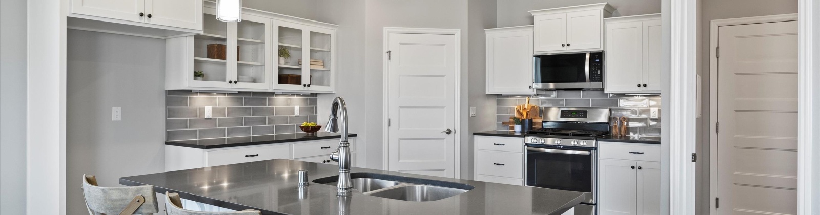 38th, Kennewick, Washington 99338, 3 Bedrooms Bedrooms, ,2 BathroomsBathrooms,Site Built-owned Lot,For Sale,38th,285017