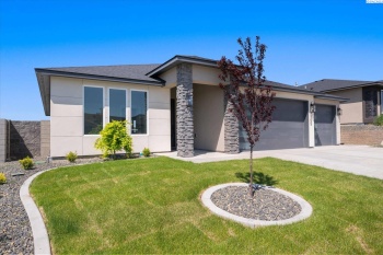 Upriver, Richland, Washington 99352, 4 Bedrooms Bedrooms, ,3 BathroomsBathrooms,Site Built-owned Lot,For Sale,Upriver,281666