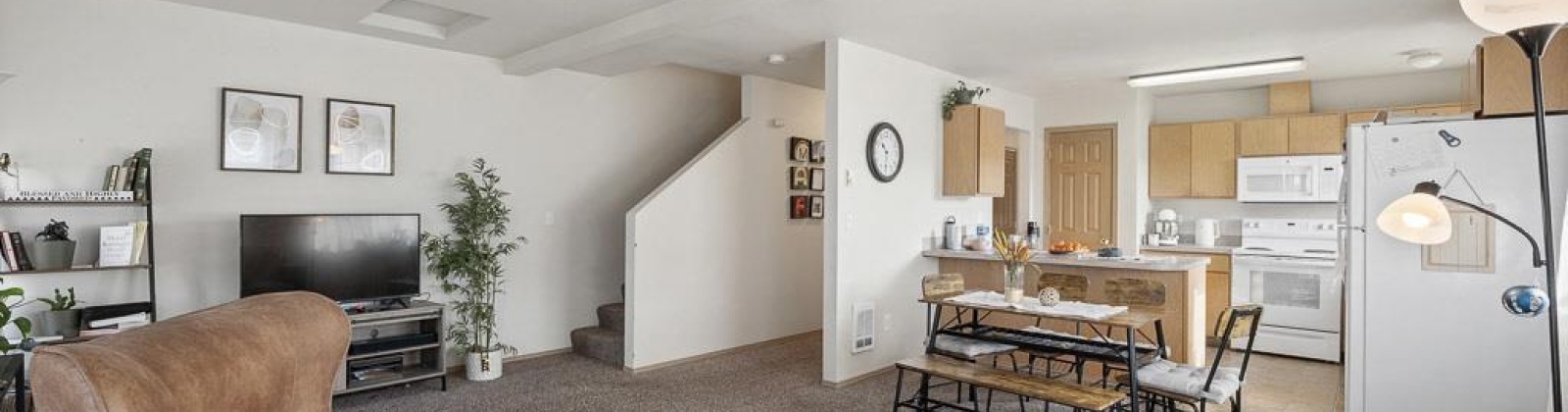 Shoemaker Place, Pullman, Washington 99163, 6 Bedrooms Bedrooms, ,4 BathroomsBathrooms,Duplex,For Sale,Shoemaker Place,285045