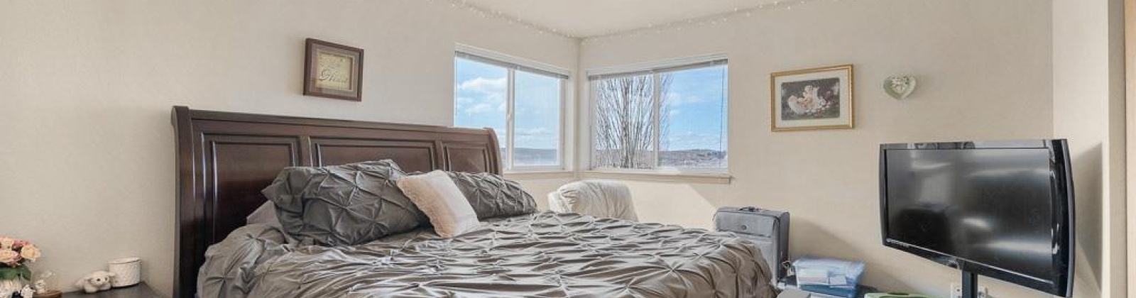 Shoemaker Place, Pullman, Washington 99163, 6 Bedrooms Bedrooms, ,4 BathroomsBathrooms,Duplex,For Sale,Shoemaker Place,285046