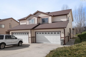 Shoemaker Place, Pullman, Washington 99163, 6 Bedrooms Bedrooms, ,4 BathroomsBathrooms,Duplex,For Sale,Shoemaker Place,285046