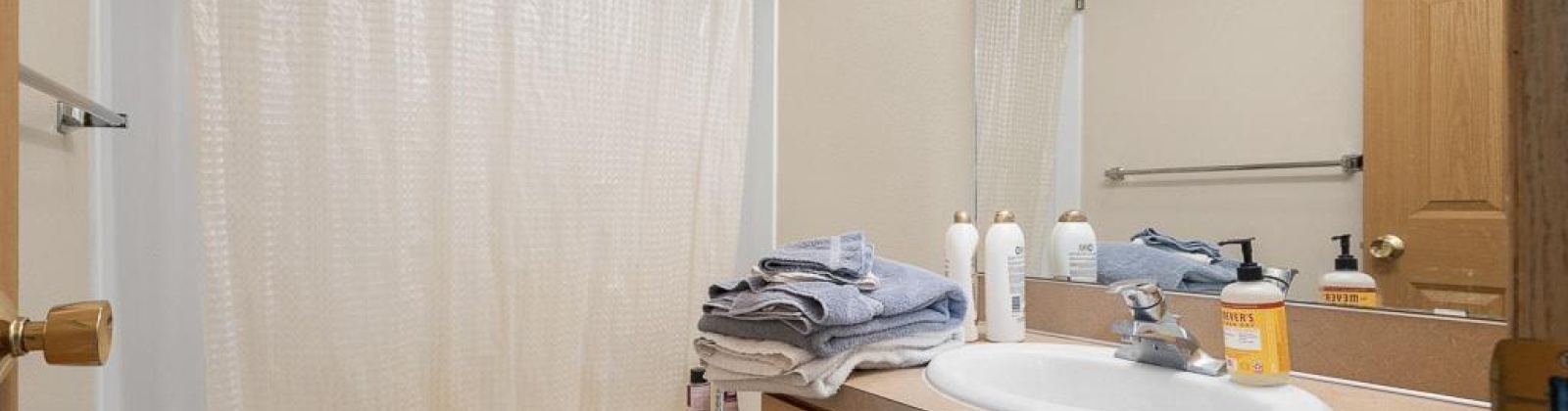 Shoemaker Place, Pullman, Washington 99163, 6 Bedrooms Bedrooms, ,4 BathroomsBathrooms,Duplex,For Sale,Shoemaker Place,285046