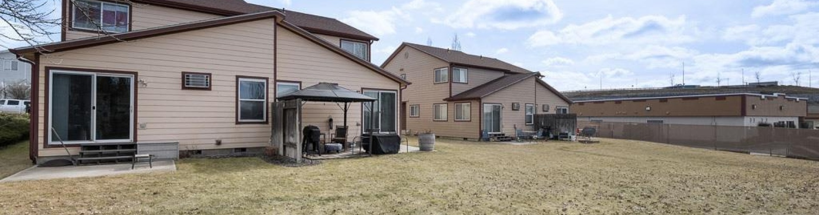 Shoemaker Place, Pullman, Washington 99163, 6 Bedrooms Bedrooms, ,4 BathroomsBathrooms,Duplex,For Sale,Shoemaker Place,285046