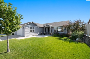 Sherman Street, Kennewick, Washington 99338, 3 Bedrooms Bedrooms, ,2 BathroomsBathrooms,Site Built-owned Lot,For Sale,Sherman Street,285067