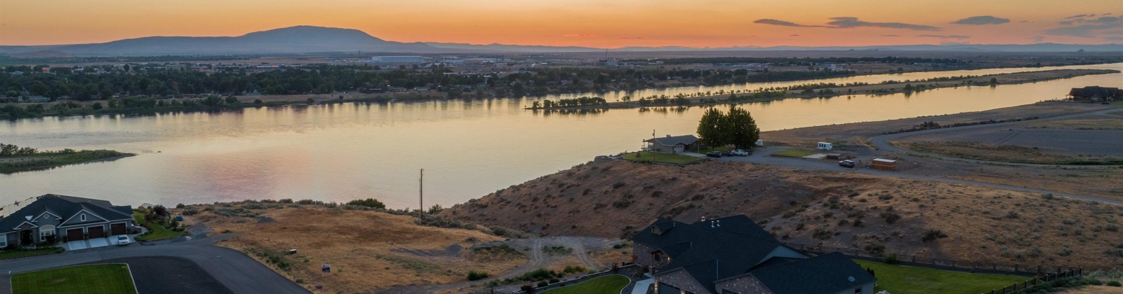 Charolais Trail, Pasco, Washington 99301, 6 Bedrooms Bedrooms, ,4 BathroomsBathrooms,Site Built-owned Lot,For Sale,Charolais Trail,285075