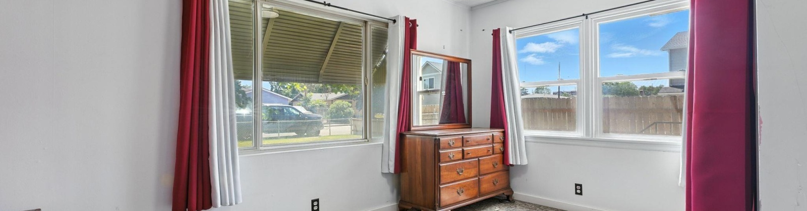 6th Ave., Kennewick, Washington 99336, 3 Bedrooms Bedrooms, ,2 BathroomsBathrooms,For Sale,6th Ave.,285131