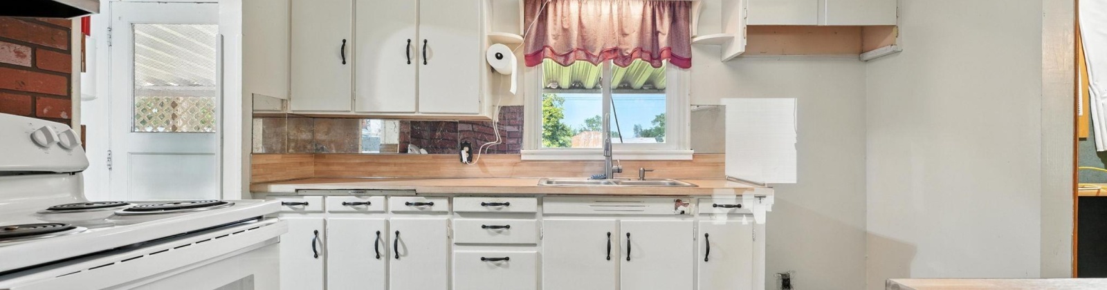 6th Ave., Kennewick, Washington 99336, 3 Bedrooms Bedrooms, ,2 BathroomsBathrooms,For Sale,6th Ave.,285131