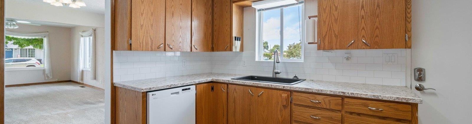 6th Ave, Kennewick, Washington 99336, 3 Bedrooms Bedrooms, ,2 BathroomsBathrooms,Site Built-owned Lot,For Sale,6th Ave,285144