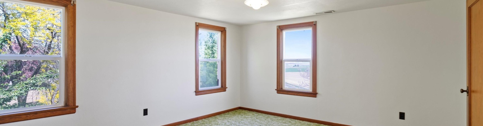 Moon Rd., Connell, Washington 99326, 5 Bedrooms Bedrooms, ,2 BathroomsBathrooms,Site Built-owned Lot,For Sale,Moon Rd.,283997