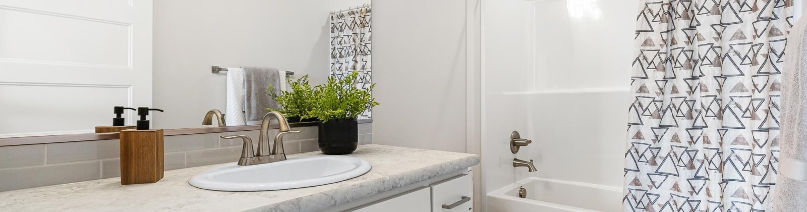 28th Pl, Kennewick, Washington 99338, 3 Bedrooms Bedrooms, 0 ,2 BathroomsBathrooms,Houses,For Sale,28th Pl,0,285156