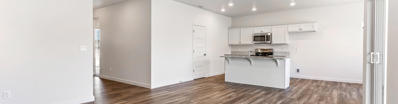 28th Pl, Kennewick, Washington 99338, 3 Bedrooms Bedrooms, ,2 BathroomsBathrooms,Site Built-owned Lot,For Sale,28th Pl,285156