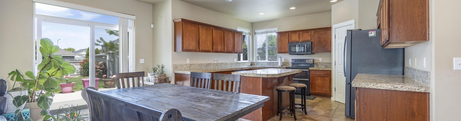 Lucena Dr, Pasco, Washington 99301, 5 Bedrooms Bedrooms, 0 ,3 BathroomsBathrooms,Houses,For Sale,Lucena Dr,0,285175