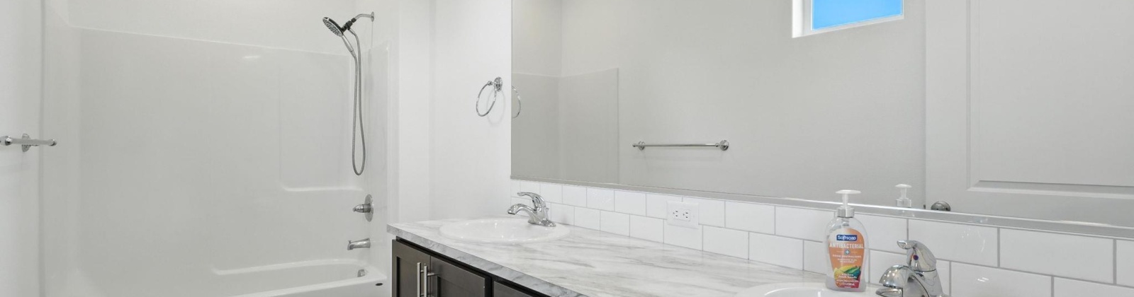 Tanzanite Ave, Grandview, Washington 98930, 3 Bedrooms Bedrooms, ,2 BathroomsBathrooms,For Sale,Tanzanite Ave,285166