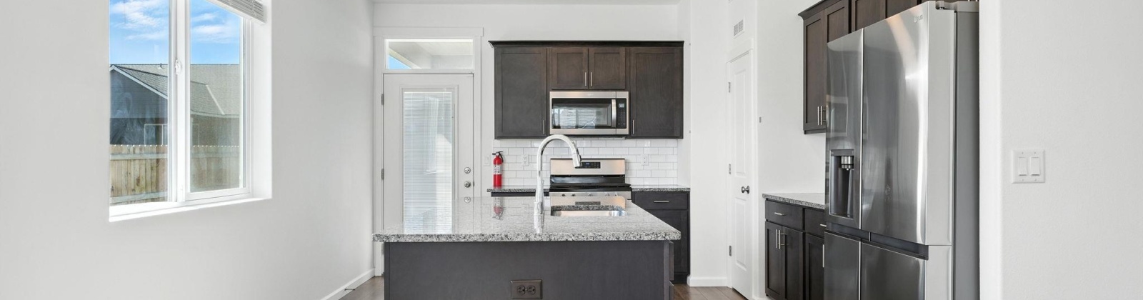 Tanzanite Ave, Grandview, Washington 98930, 3 Bedrooms Bedrooms, ,2 BathroomsBathrooms,For Sale,Tanzanite Ave,285166