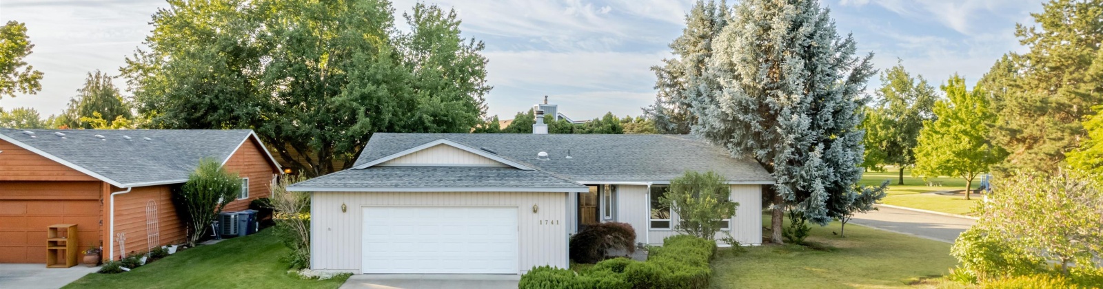 April Loop, Richland, Washington 99352, 3 Bedrooms Bedrooms, ,2 BathroomsBathrooms,Site Built-owned Lot,For Sale,April Loop,285196